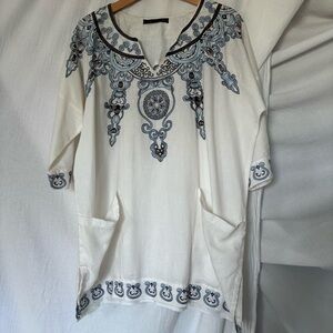 Zara White and Gray Graphic Tunic